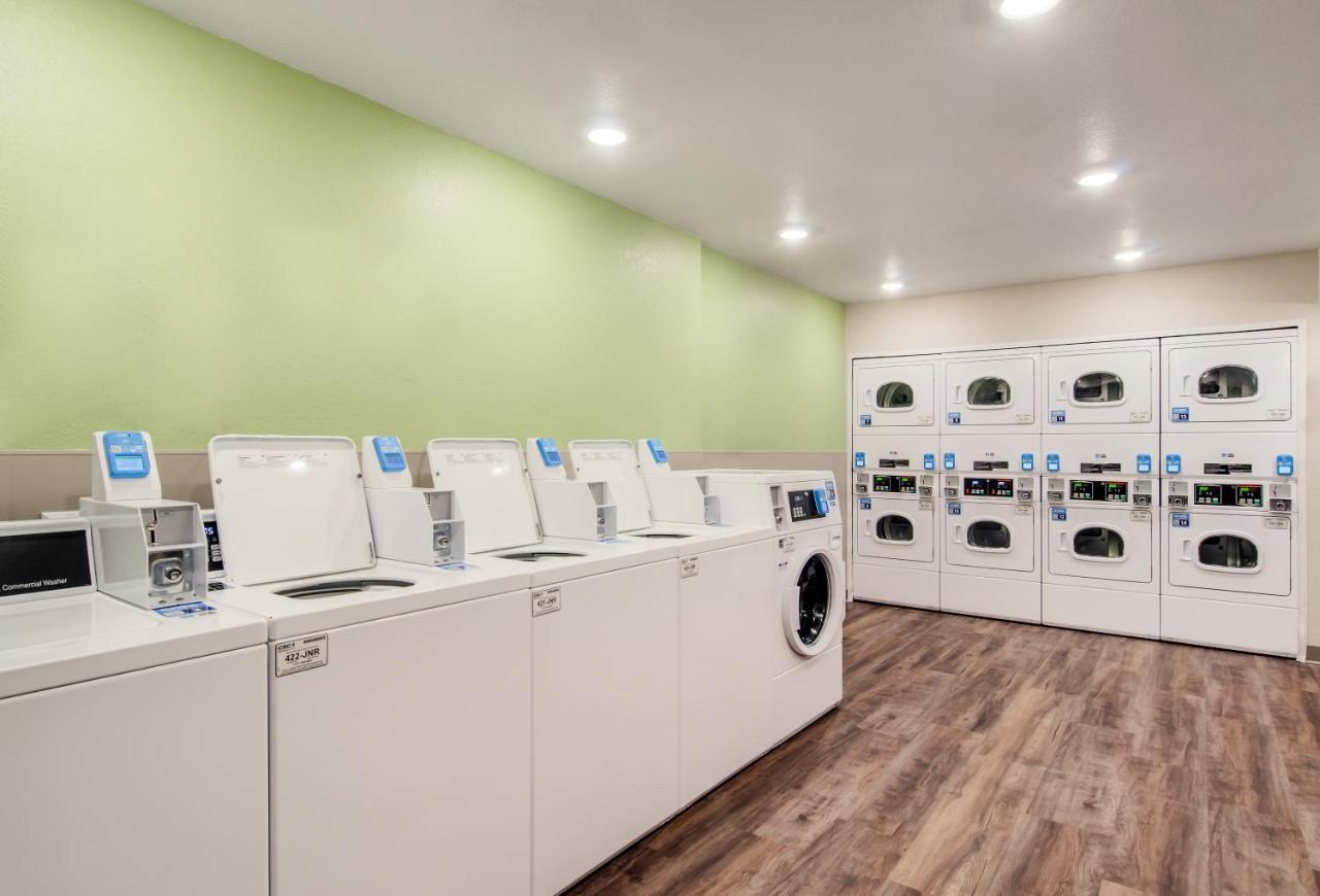 Woodspring Suites Thornton-North Denver מראה חיצוני תמונה