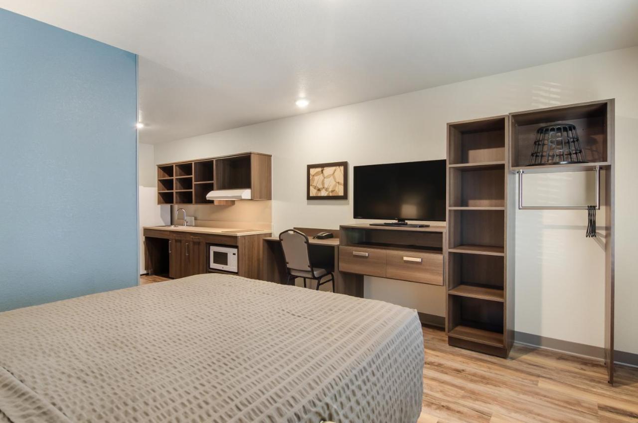 Woodspring Suites Thornton-North Denver מראה חיצוני תמונה